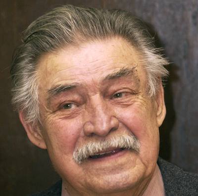  Krátce ped svými 81. narozeninami zemel v pondlí 4. února v jedné z praských nemocnic divadelní a filmový herec Otto Lackovi. 